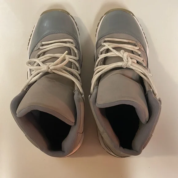 2010 Air Jordan 11 Retro 'Cool Grey' - Picture 5 of 6